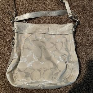Coach bag silver and white used a few times with wristlet and change purse